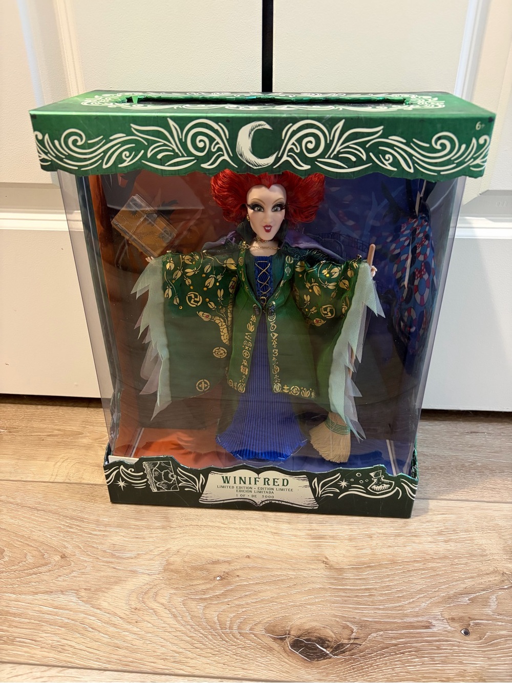 Disney Hocus Pocus Winifred Sanderson Limited Edition Doll(Read)